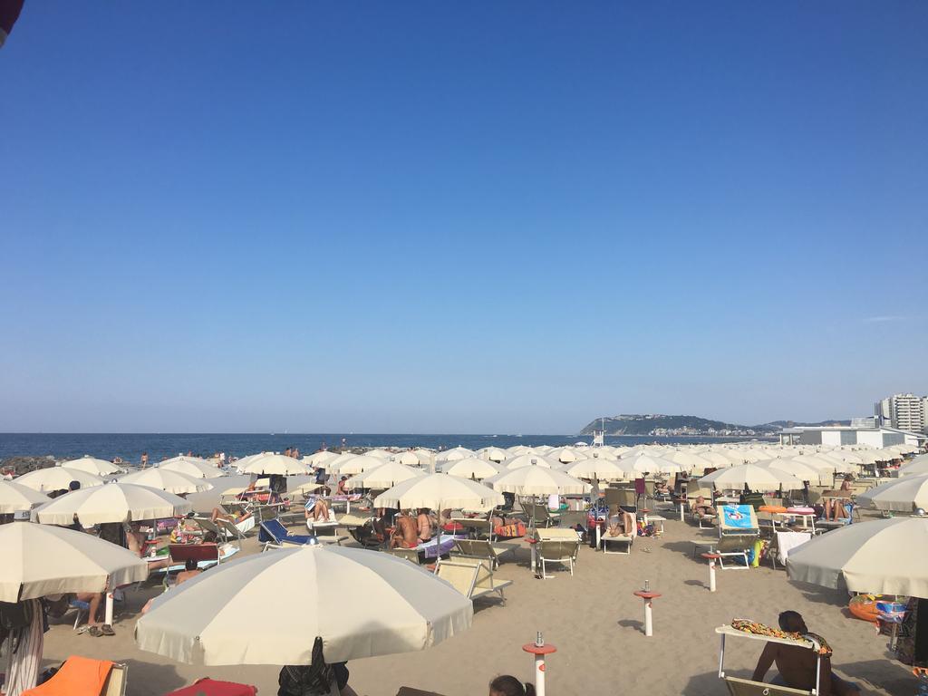 Park Hotel Kursaal Misano Adriatico Buitenkant foto