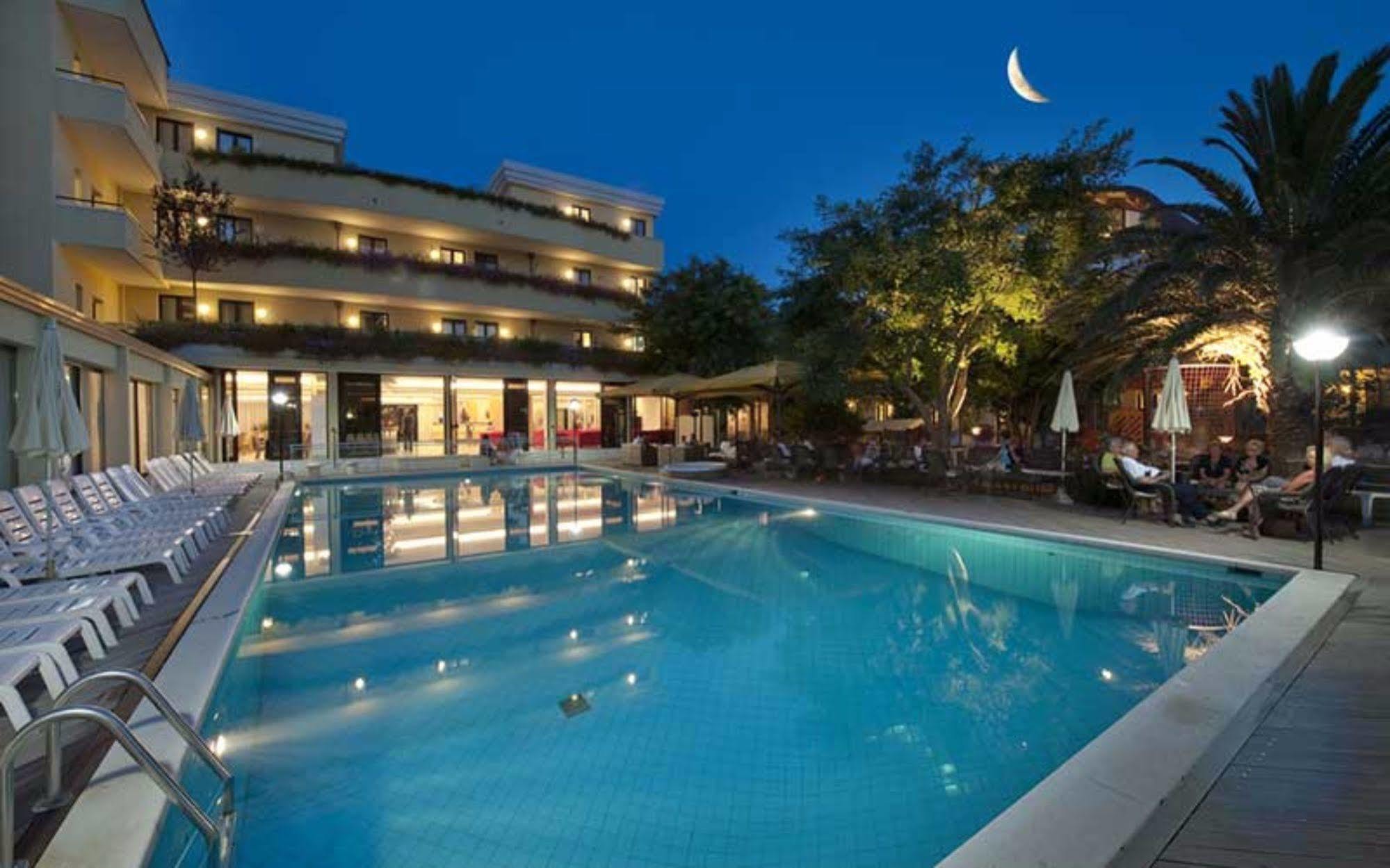Park Hotel Kursaal Misano Adriatico Buitenkant foto